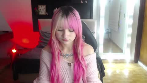 Snapshot of _charlotte_collins_ chatting on 3, 7, 2026 _charlotte_collins_ online show from 3, 7, 2026