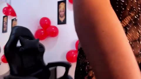 _charlottedavis online show from 19, 2, 2025