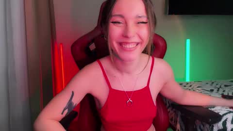 Snapshot of _cream_soda_ chatting on 17, 10, 2025 Malina online show from 17, 10, 2025
