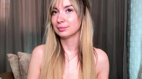 Snapshot of _crystal_moon_1 chatting on 4, 11, 2025 _crystal_moon_1 online show from 4, 11, 2025