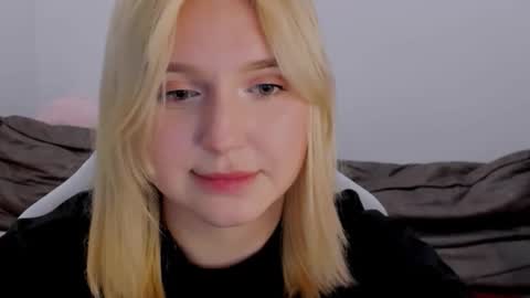 Snapshot of _dewpoint_ chatting on 16, 9, 2025 Ri online show from 16, 9, 2025