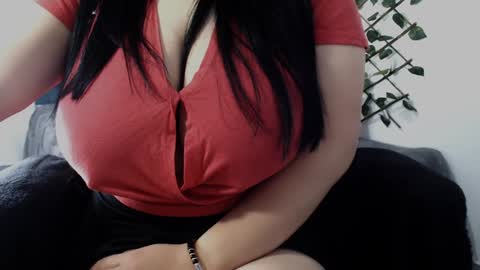 Snapshot of _donniia_ chatting on 15, 12, 2024 Dannia online show from 15, 12, 2024