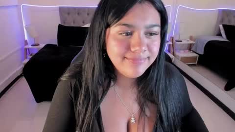 Snapshot of _dulcinea_1 chatting on 7, 5, 2026 Dulcinea online show from 7, 5, 2026