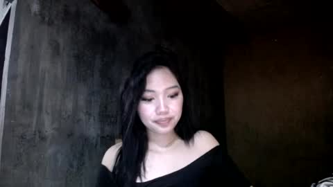 Snapshot of _ellevivien chatting on 11, 7, 2026 Elle online show from 11, 7, 2026