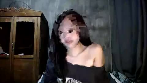 Snapshot of _ellevivien chatting on 18, 7, 2026 Elle online show from 18, 7, 2026