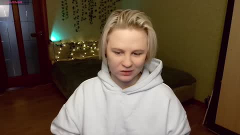 Snapshot of _elven_dreams__ chatting on 12, 12, 2024 chloue and Gretta online show from 12, 12, 2024