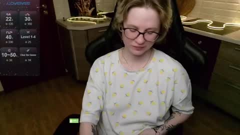 Snapshot of _elven_dreams__ chatting on 21, 5, 2026 chloue and Gretta online show from 21, 5, 2026