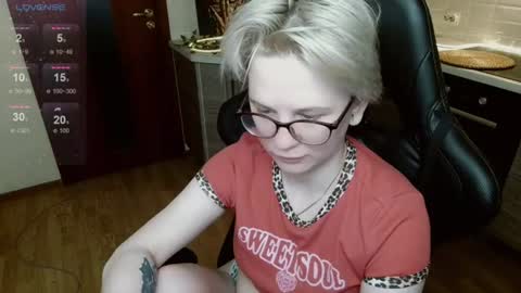 Snapshot of _elven_dreams__ chatting on 18, 7, 2026 chloue and Gretta online show from 18, 7, 2026