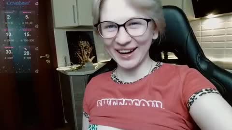 Snapshot of _elven_dreams__ chatting on 24, 7, 2026 chloue and Gretta online show from 24, 7, 2026