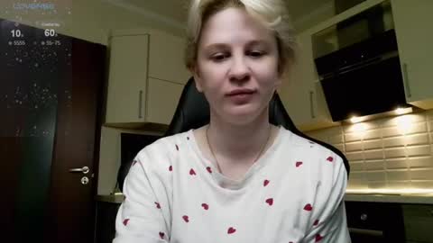 Snapshot of _elven_dreams__ chatting on 26, 7, 2026 chloue and Gretta online show from 26, 7, 2026