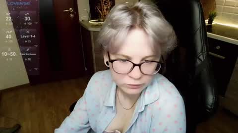 Snapshot of _elven_dreams__ chatting on 31, 7, 2026 chloue and Gretta online show from 31, 7, 2026