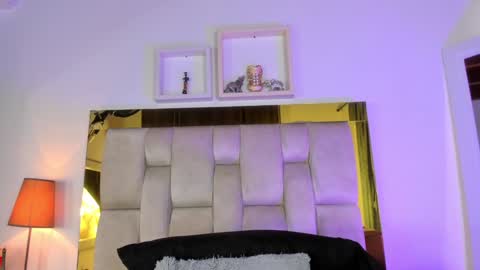 Isabella online show from 4, 2, 2025