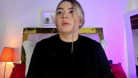 Isabella online show from 15, 9, 2025