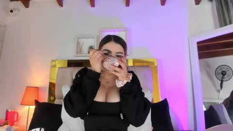 Isabella online show from 4, 12, 2025