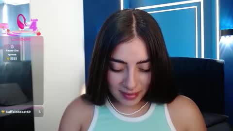 Snapshot of _emma_diamond_ chatting on 3, 10, 2025 Emma online show from 3, 10, 2025