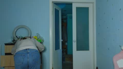 Sam  online show from 4, 2, 2025