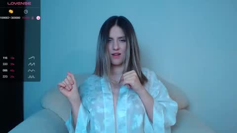 _esmeraldiyaa_ online show from 2, 2, 2025