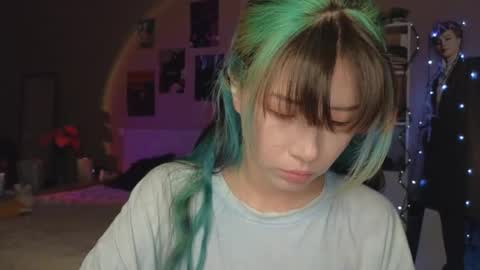 EveEva online show from 9, 10, 2025