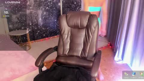  F R A U  online show from 26, 1, 2025