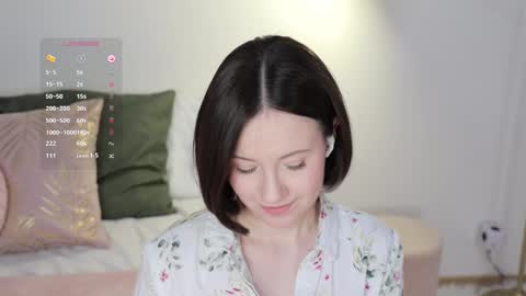 Essie  online show from 13, 2, 2025