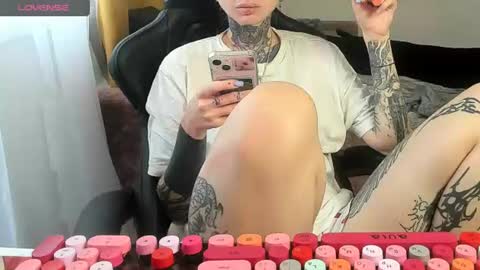 Snapshot of _feralberry__ chatting on 29, 6, 2026 Alis online show from 29, 6, 2026