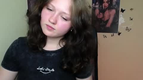 Snapshot of _foxy_lady chatting on 10, 7, 2026 Alice online show from 10, 7, 2026