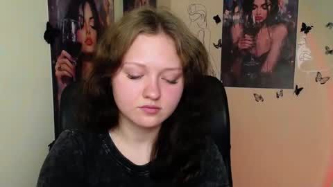 Snapshot of _foxy_lady chatting on 15, 7, 2026 Alice online show from 15, 7, 2026