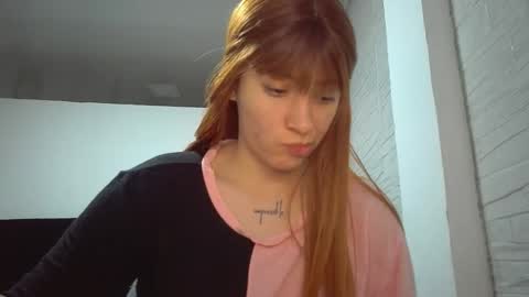 Snapshot of _genesid_dixton chatting on 25, 11, 2025 Mia-foster online show from 25, 11, 2025