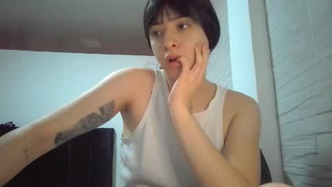 Mia-foster online show from 20, 12, 2025