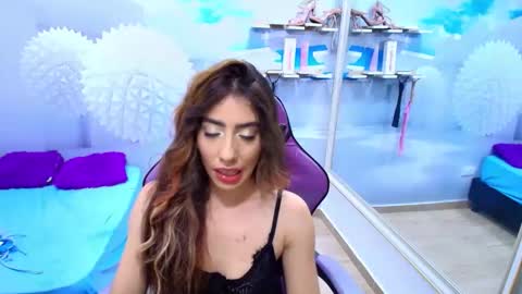 Snapshot of _gold_strawberry_ chatting on 11, 6, 2026 _gold_strawberry_ online show from 11, 6, 2026