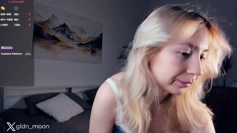 Snapshot of _golden_moon_ chatting on 22, 2, 2025 Rina online show from 22, 2, 2025