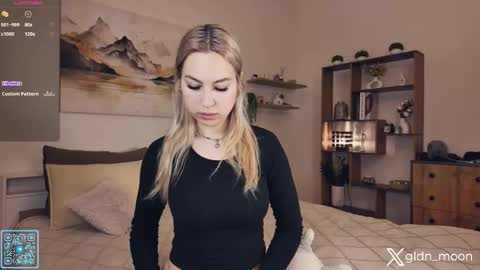 Snapshot of _golden_moon_ chatting on 15, 10, 2025 Rina online show from 15, 10, 2025