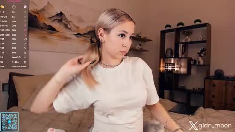 Snapshot of _golden_moon_ chatting on 18, 10, 2025 Rina online show from 18, 10, 2025