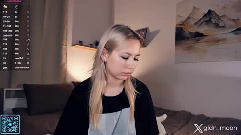 Snapshot of _golden_moon_ chatting on 1, 11, 2025 Rina online show from 1, 11, 2025