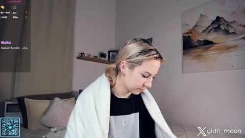 Snapshot of _golden_moon_ chatting on 20, 11, 2025 Rina online show from 20, 11, 2025