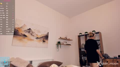 Snapshot of _golden_moon_ chatting on 23, 11, 2025 Rina online show from 23, 11, 2025