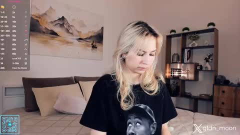 Snapshot of _golden_moon_ chatting on 4, 12, 2025 Rina online show from 4, 12, 2025