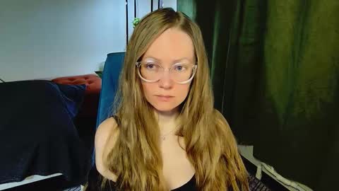 Snapshot of _goldilocks__ chatting on 26, 9, 2025 _goldilocks__ online show from 26, 9, 2025