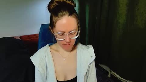 Snapshot of _goldilocks__ chatting on 27, 9, 2025 _goldilocks__ online show from 27, 9, 2025