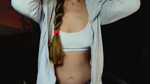 Snapshot of _goldilocks__ chatting on 28, 9, 2025 _goldilocks__ online show from 28, 9, 2025