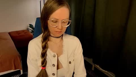 Snapshot of _goldilocks__ chatting on 2, 10, 2025 _goldilocks__ online show from 2, 10, 2025