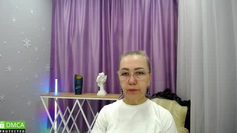 _greybunny_ online show from 19, 9, 2025