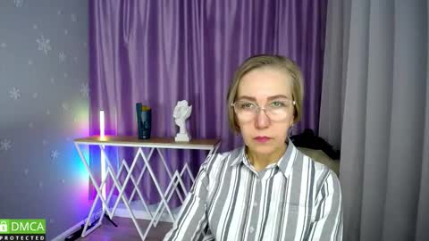 _greybunny_ online show from 11, 10, 2025