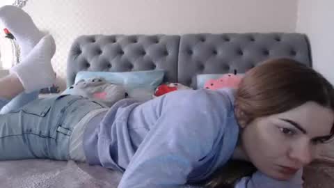 Snapshot of _hidden_frommymoom_ chatting on 12, 1, 2025 Criss4u online show from 12, 1, 2025