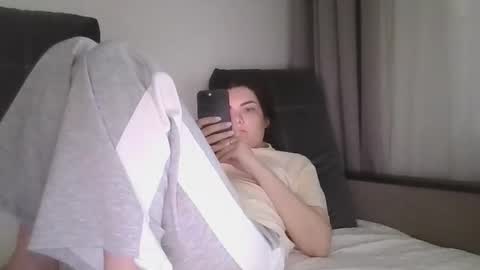 Snapshot of _hidden_frommymoom_ chatting on 16, 3, 2026 Criss4u online show from 16, 3, 2026