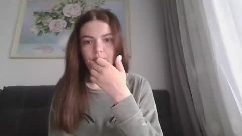 Snapshot of _hidden_frommymoom_ chatting on 16, 4, 2026 Criss4u online show from 16, 4, 2026