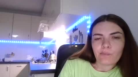Snapshot of _hidden_frommymoom_ chatting on 24, 6, 2026 Criss4u online show from 24, 6, 2026