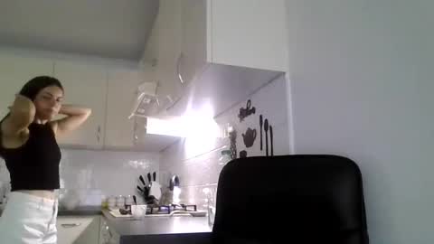 Snapshot of _hidden_frommymoom_ chatting on 5, 7, 2026 Criss4u online show from 5, 7, 2026