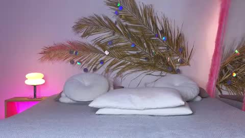 Holly online show from 10, 2, 2025