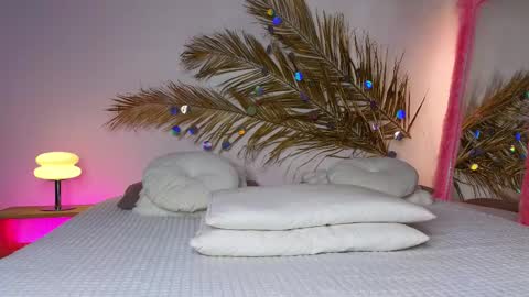 Holly online show from 17, 2, 2025